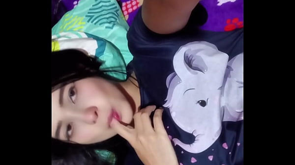 Atriz pornô yulieth gomez se masturba com peitos grandes