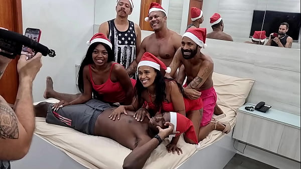 Bastidores da suruba de natal com india juju e malevola black