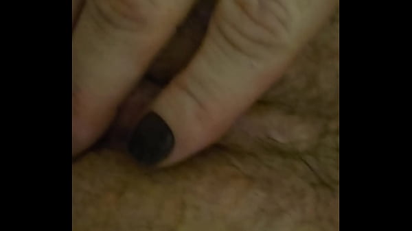 Coroa bunduda e pau grande se pegam na hora do tesão