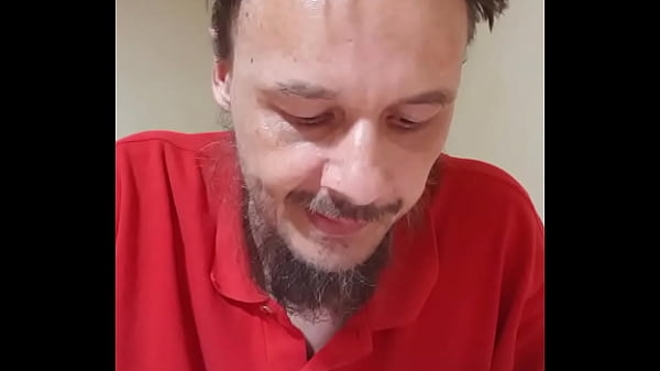 Coroa bunduda recebe massagem e acaba com pau duro na mão