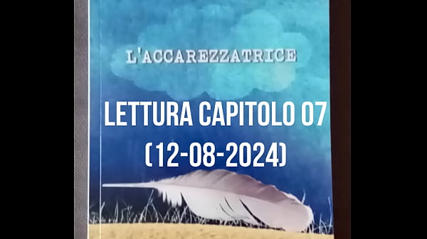 Coroa peluda se masturba sozinha com brinquedo vibratório