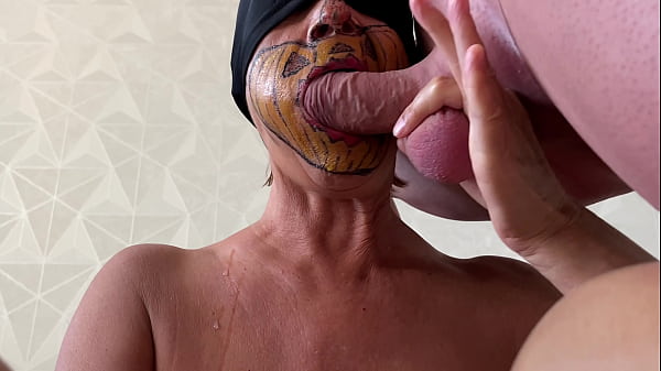 Coroa recebe gozada no rosto com leite de abóbora