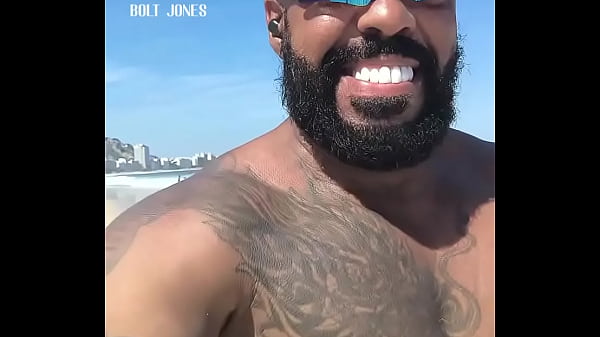 Corpo sarado incrível de negão musculoso de Copacabana