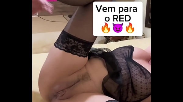 Marido traindo a esposa com a buceta molhada e deliciosa