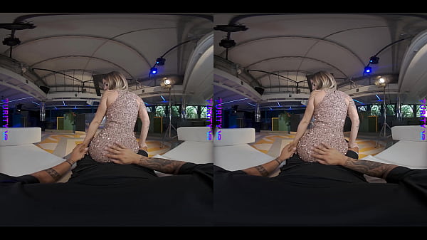 Marika milani recebe gozada interna na realidade virtual