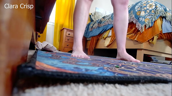 Meia-irmã abusada me persegue e me devora em pov gigante